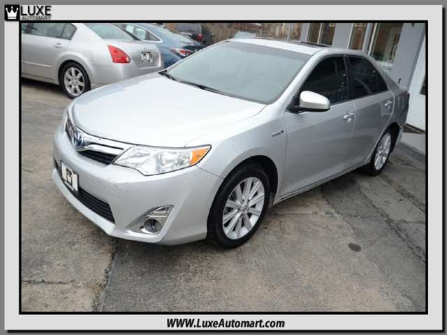 2014 Toyota Camry XLE 4dr Sedan